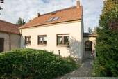 Hofsicht von Süden - 5 Zimmer Einfamilienhaus zum Kaufen in Burkau