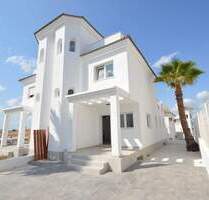 Spanien Immobilien - Doppelhaushälfte in La Marina - Erstbezug