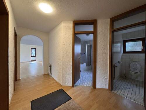 Flur - 3 Zimmer Etagenwohnung zur Miete in Crailsheim