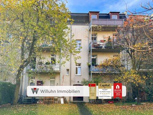 Hinterhausansicht - 2007 kernsaniert: Moderne Wohnung mit Balkon und eigenem Garten