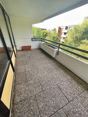 Balkon - Familienwohnung mit Balkon - 930,00 EUR Kaltmiete, ca.  80,70 m² Wohnfläche