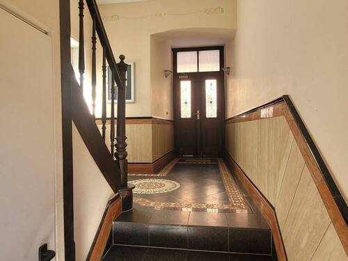 Treppenhaus - Attraktive, Helle 3 Zimmer-Wohnung unweit vom Zentrum