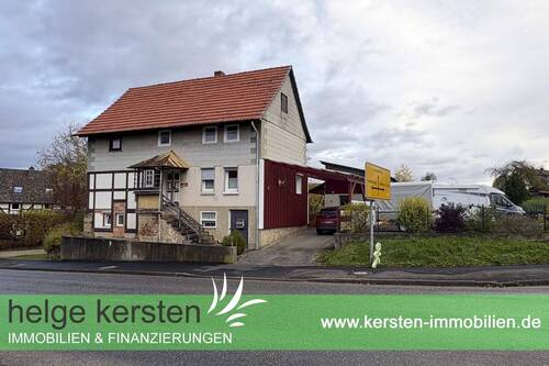 Einfamilienhaus Baumbach - Der Schein trügt - Liebevoll zurecht gemachtes Einfamilienhaus in Alheim-Baumbach sucht neue Eigentümer!