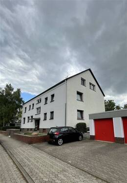 Hausansicht - Helle 2-Zimmer-Oase - ideal für Singles oder Paare