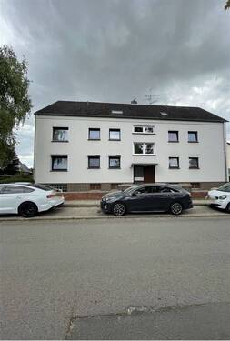 Hausansicht - 2 Zimmer Etagenwohnung zum Kaufen in Sehnde