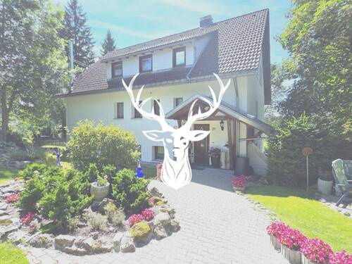 Titelbild - Idyllisches Zweifamilienhaus in direkter Schwarzwaldlage von Lenzkirch-Saig zu verkaufen