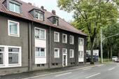 Hausansicht - 3,5 Zimmer - frisch renoviert - zentrale Lage
