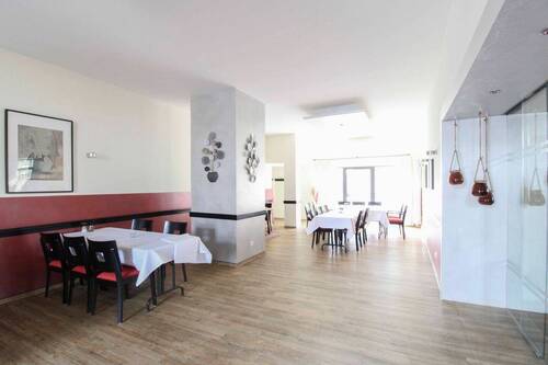 Gastraum 2 - 1 Zimmer Mehrfamilienhaus, Wohnhaus in Gifhorn