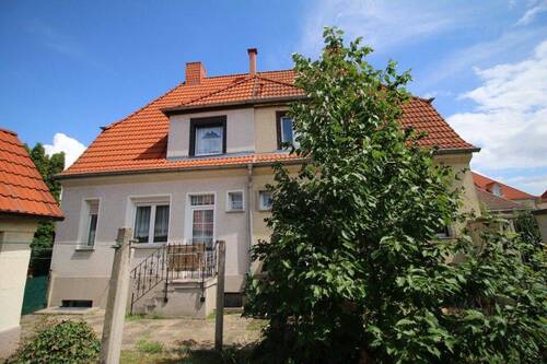 Hausansicht - 4 Zimmer Doppelhaushälfte in Leuna