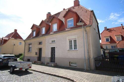 Hausansicht - Doppelhaushälfte mit 70,50 m&sup2; in Leuna zum Kaufen