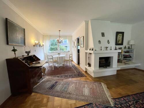 Blick Richtung Kamin und Küche - 