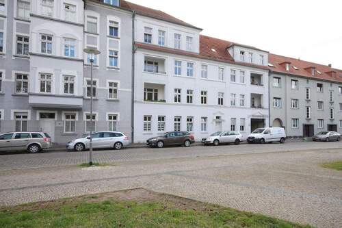 Hausansicht - 4 Zimmer Etagenwohnung in Wittenberge