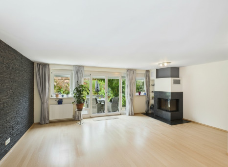 Wohn-Essbereich mit Kamin - Ankommen, Durchatmen, Zuhause sein - Reihenendhaus mit besonderem Wohngefühl