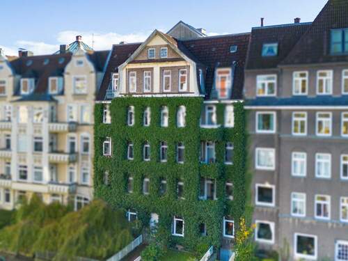 Hausansicht - Charmante Altbauwohnung mit direktem Gartenzugang in bester Lage von Kiel