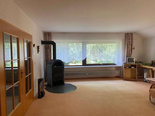 Wohnzimmer - 7 Zimmer Einfamilienhaus in Eggolsheim