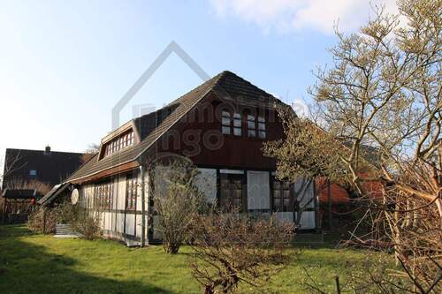 Südansicht - Einzigartiges Holzhaus mit Wohlfühl-Atmosphäre in Weener