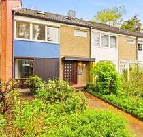 Renovierungsbedürftiges Reihenhaus mit schönem Garten, Vollkeller und zwei Einzelgaragen - Barsbüttel