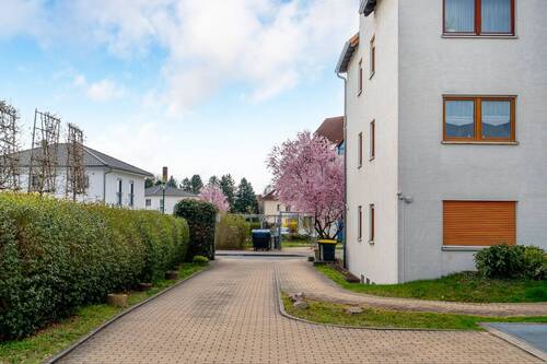 Zugang zur Wohnanlage - 2 Zimmer Etagenwohnung in Weinböhla
