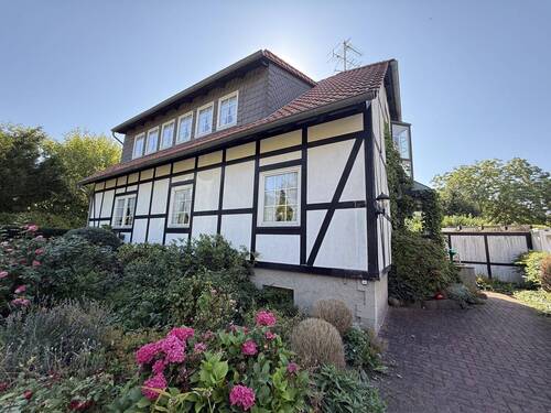 Seitenansicht Gebäude - 6 Zimmer Einfamilienhaus in Braunschweig / Riddagshausen