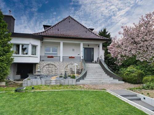 Hausansicht - Großzügig, gemütlich, einzigartig - Charmantes Einfamilienhaus in Horn-Bad Meinberg *Provisionsfrei*