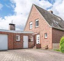 Renoviertes EFH mit Garage (mietfrei) in ruhiger, zentraler Lage von Weener