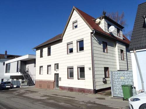 Frontseite - Moderne renovierte Doppelhaushälfte in zentraler ruhiger Lage von Schwenningen - sofort frei!