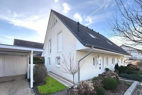 Vorderseite - Modernes EFH mit Einliegerwohnung