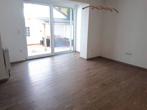 Wohnzimmer - 2 Zimmer Etagenwohnung zur Miete in Amberg