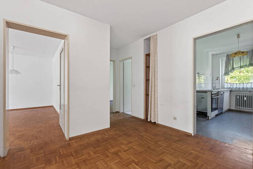 Flur - Etagenwohnung mit 81,40 m&sup2; in Karlsruhe / Bergwald zum Kaufen