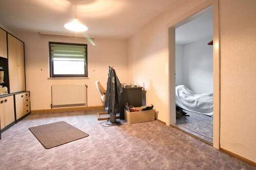 Zimmer 1 mit Nebenraum im Obergeschoss links - 