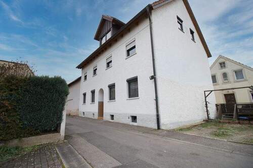 Ansicht vom Wohnhaus Bild 2 - Einfamilienhaus mit 245,00 m&sup2; in Gochsheim zum Kaufen