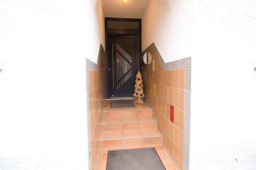 Zugang zum Wohnhaus - 