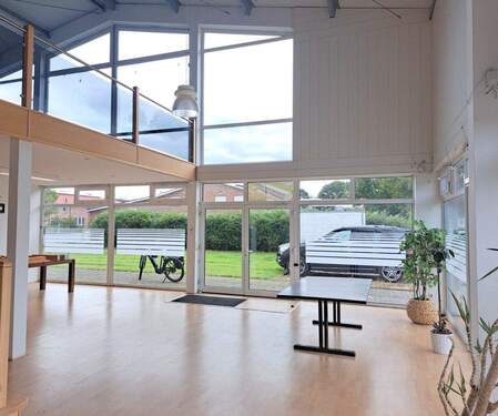 Eingangsbereich - 6 Zimmer Büro zur Miete in Großefehn