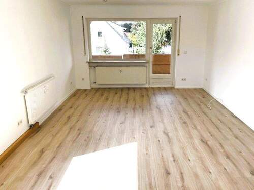 Wohnzimmer - 4 Zimmer Etagenwohnung zur Miete in Nürnberg