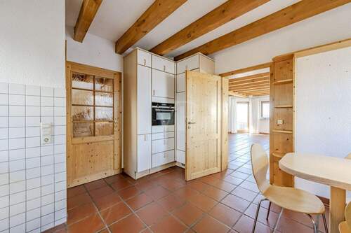 Küche mit kleinem Essplatz - 