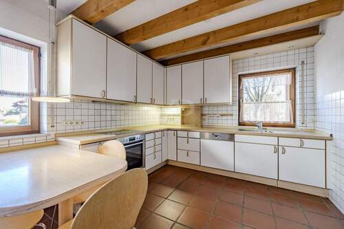 Küche mit kleinem Essplatz - 