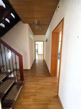 20260527_152936.jpg - 7 Zimmer Mehrfamilienhaus, Wohnhaus in Quierschied