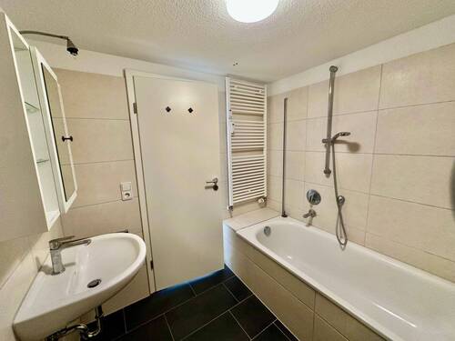 Modernes Badezimmer - 
