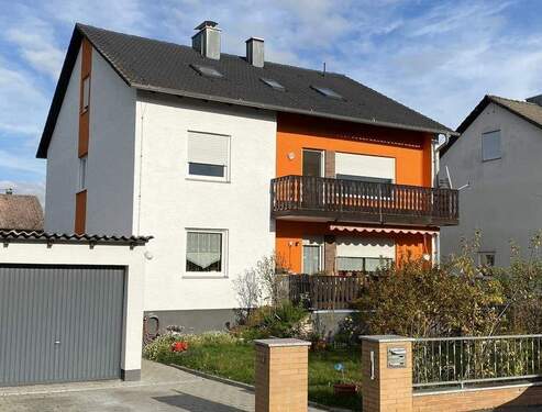 Hausansicht SÜD - Kleiner Garten+ großer SÜD-Balkon + 3 Zimmer mit 100 m²