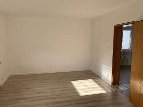 Essbereich i.d. Verlängerung WZ - 3 Zimmer Etagenwohnung in Baiersdorf