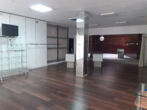 große Räumlichkeiten - Gewerbeobjekt (Büro, Produktion, Verkauf) in Sankt Ingbert