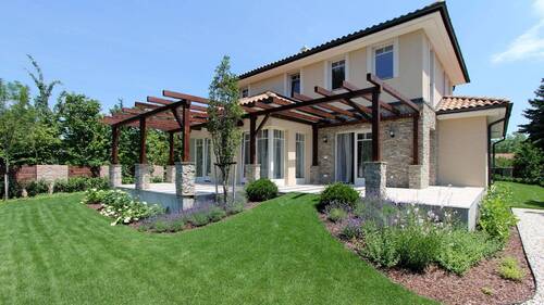 Objektansicht - Mediterraner Luxus - Traumhaus am Plattensee zum Bestpreis!