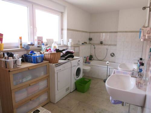 Tageslichtbad mit Wanne - 