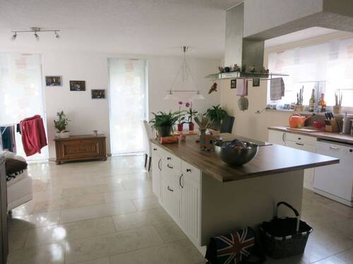 offene Einbauküche - 4 Zimmer Etagenwohnung in Ballendorf