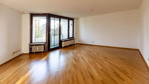 Wohnzimmer - 3 Zimmer Etagenwohnung zum Kaufen in München