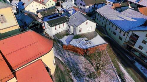 3144-vom Kirchplatz aus - Hochwertiges Wohn- und Geschäftshaus in Ruhmannsfelden