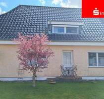 Solides Doppelhaus mit großzügigen Garten - Meldorf