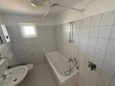 Badezimmer - 2 Zimmer Etagenwohnung zur Miete in Wolfsburg