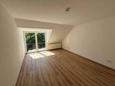Wohnzimmer - Etagenwohnung mit 59,90 m&sup2; in Wolfsburg zur Miete