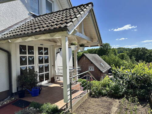 Eingangstür - 6 Zimmer Einfamilienhaus in Waldbröl